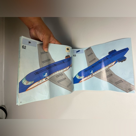 Lego City 60104  Airplane Manual Instructions - Picture 6 of 8